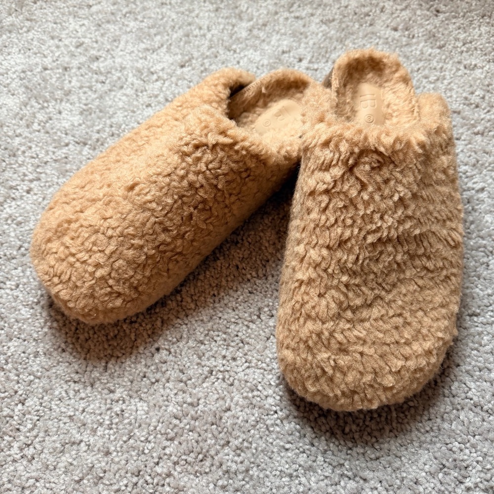IB Intentionally Blank Apres Slippers Faux Shearling Size 8